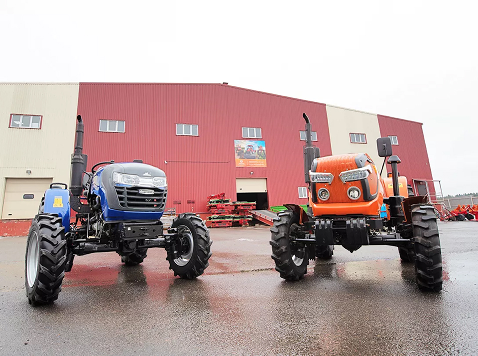 Универсальный сельскохозяйственный мини-трактор