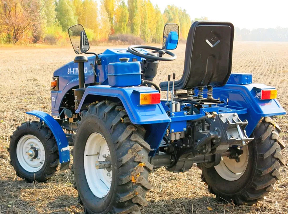 Органы управления мини-трактором